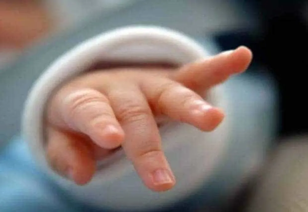 Guvernul lovește din nou familiile cu copii: alocațiile rămân înghețate și în 2026, în ciuda legii și a inflației