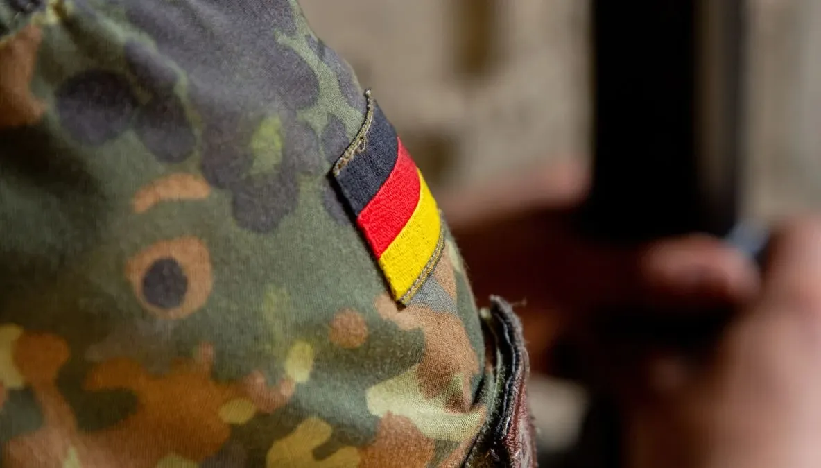 GERMANIA ÎȘI VÂNEAZĂ PROPRIII MINORI PENTRU A ÎNTREGI ARMATA: SCANDAL NAȚIONAL