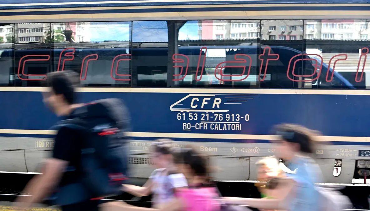 VOLUNTARĂ A CRUCII ROȘII, LOVITĂ MORTAL DE TREN LA NUMAI 17 ANI