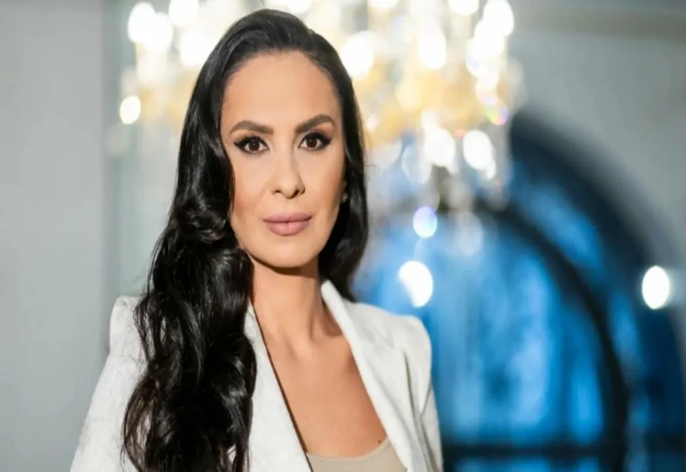 Alexandra Păcuraru, mesaj de unitate pentru români: „Luați atitudine și luptați pentru adevăr. Joi, pe 12 februarie, ora 12:00, opriți-vă din activitate!”