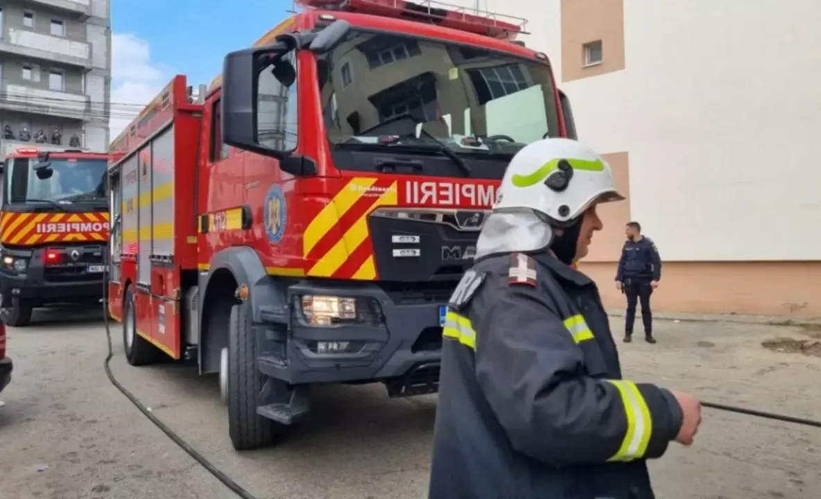 Incendiu devastator la Timișoara. O femeie de 72 de ani și-a pierdut viața după ce a încercat să fugă din calea flăcărilor