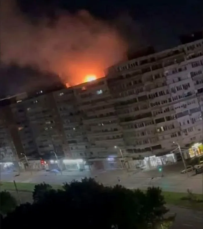 O dronă s-a prăbușit pe un bloc din Galați și a explodat. MApN a confirmat că este o dronă rusească Geran 2 - VIDEO