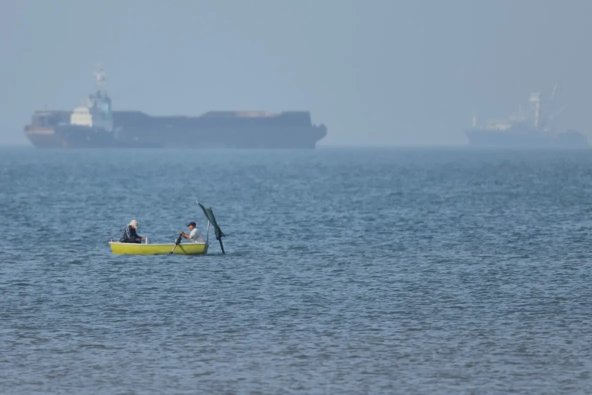 Petrolier în flăcări după un atac în Strâmtoarea Ormuz