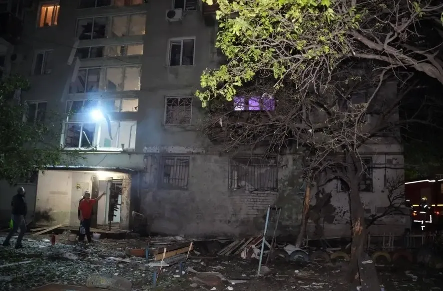 Zonă rezidențială din Odesa, lovită de drone rusești în miez de noapte. Cel puțin trei persoane au fost ucise