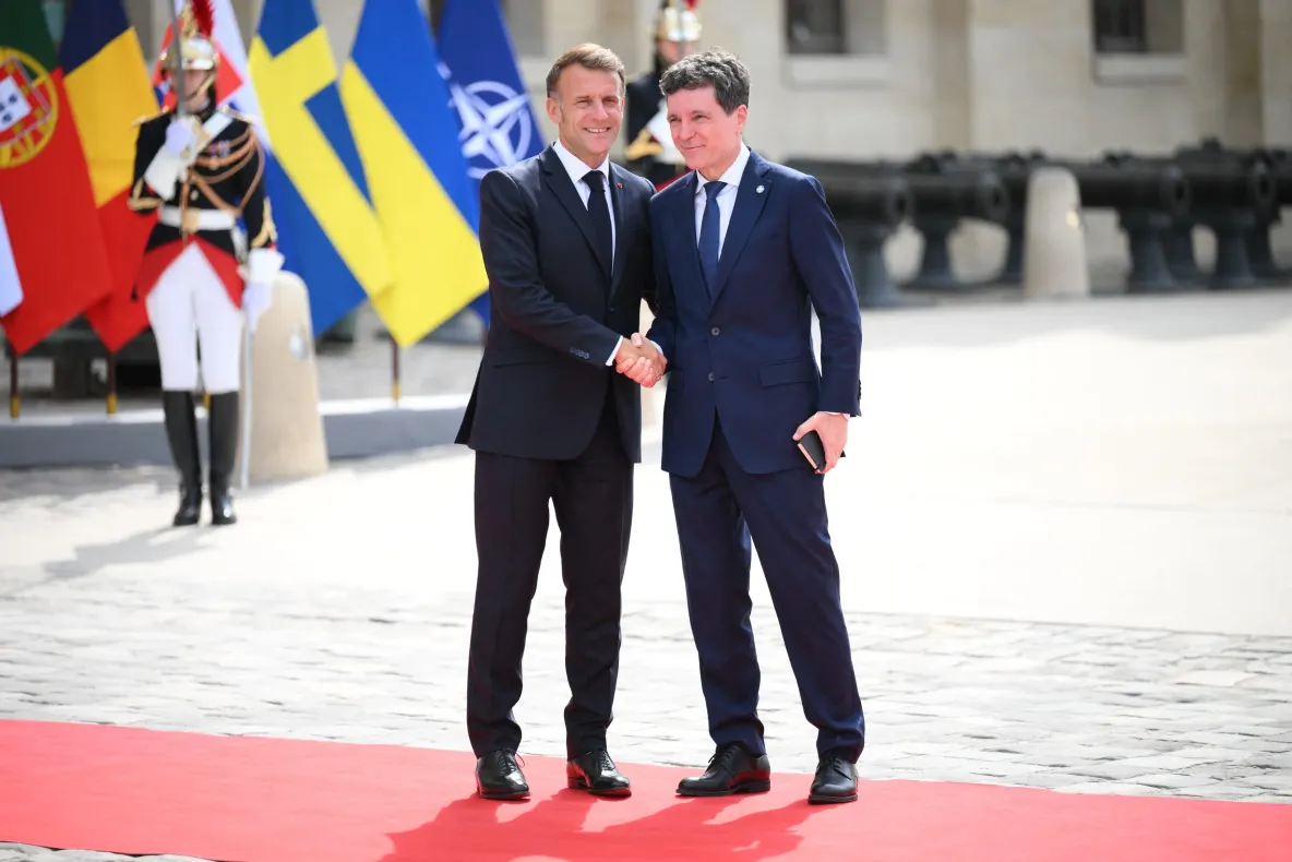 Nicușor Dan, în vizită oficială la Paris. Garda de Onoare a României participă la parada de Ziua Franței