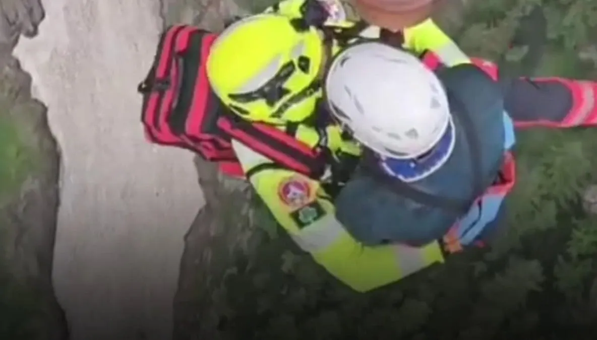 Dosar penal după tragedia din Munții Bucegi. O femeie a murit, iar trei alpiniști au fost răniți