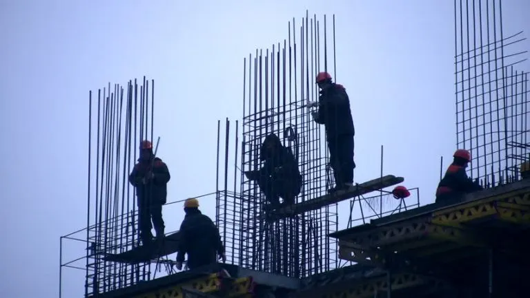 muncitori36495constructii-768x433