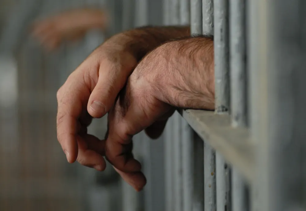 Tânăr de 18 ani, arestat pentru tentativă de omor 