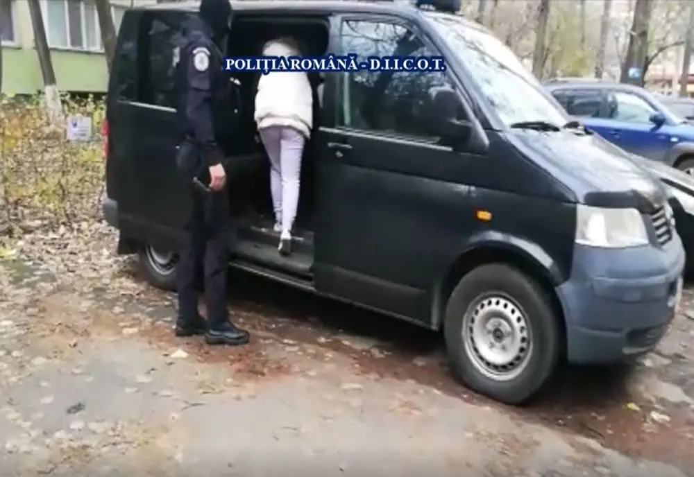 Percheziții făcute de DIICOT, la Iași: Acuzați că și-ar fi violat propriii copii