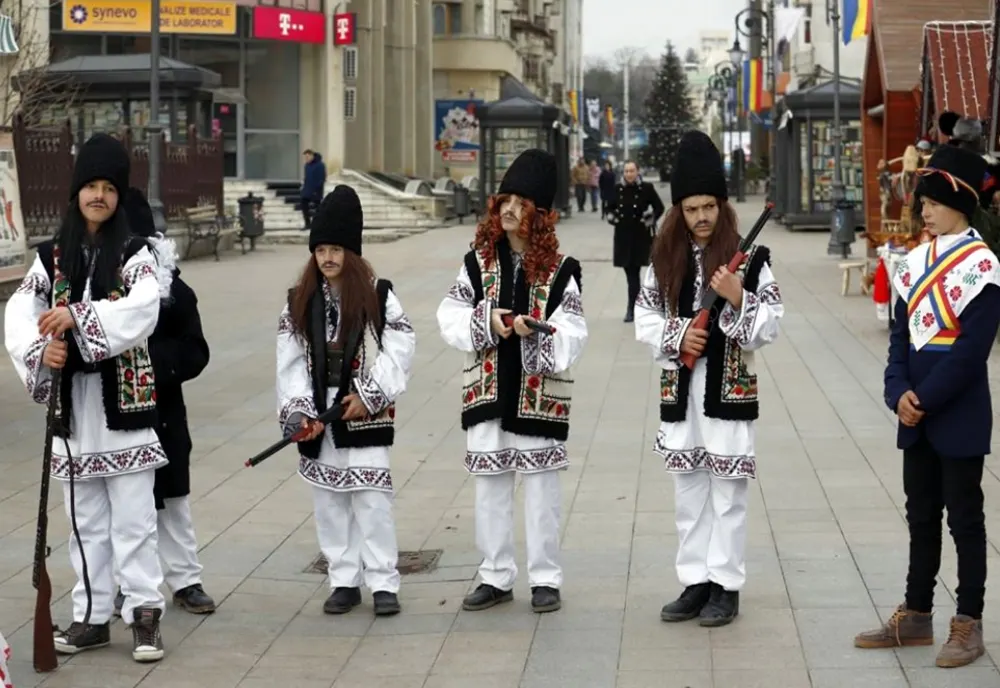 Festivalul folcloric internațional „Datini și obiceiuri de iarnă”, la Iași