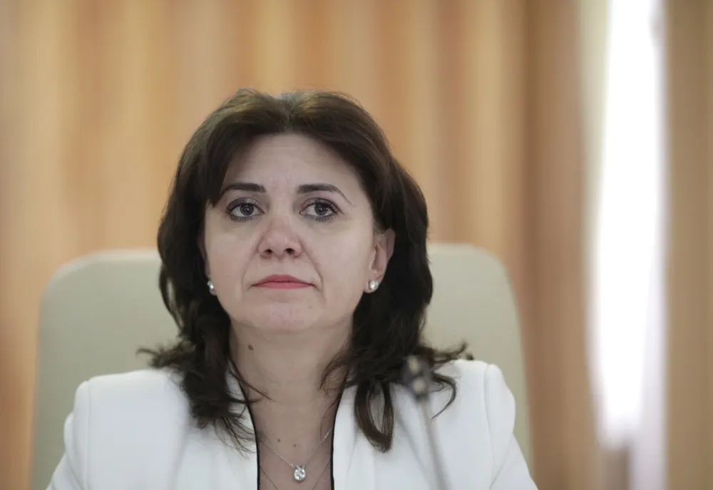 USLIP Iaşi transmite ministrului Educaţiei provocarea unui profesor: „Vă veți trezi la ora 5?!”