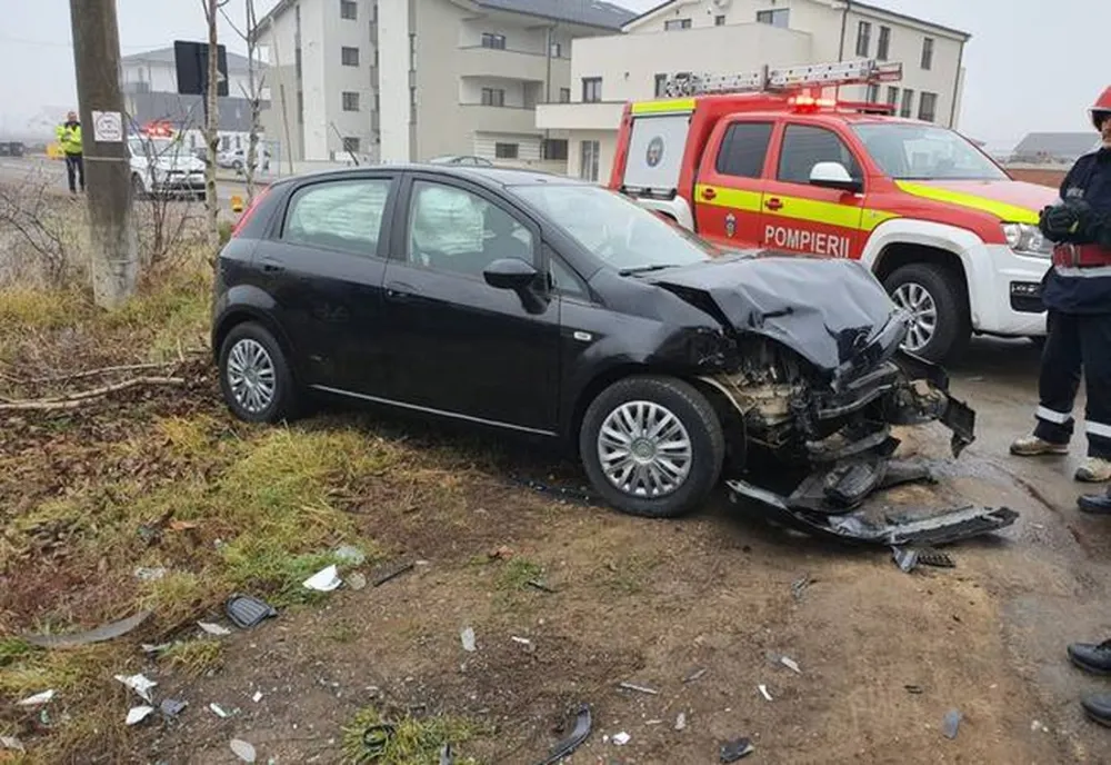 Asistent medical de la Spitalul „Sf. Spiridon“ Iaşi, internat în stare gravă. A fost implicat într-un accident rutier grav - FOTO
