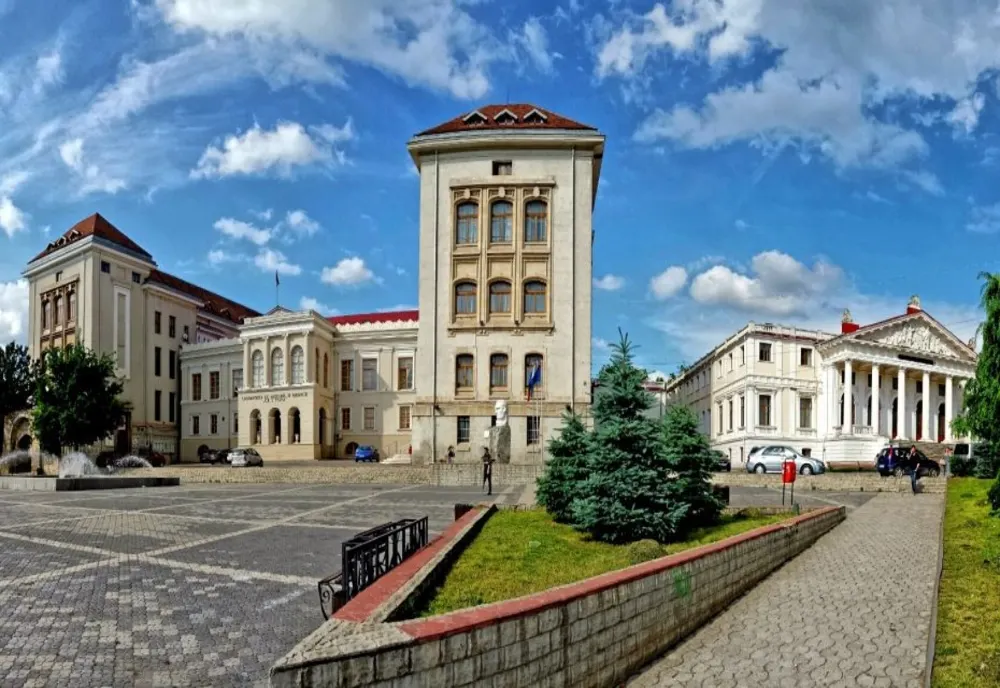 Scripcariu s-a lăsat înduplecat de studenți! UMF Iaşi și-a trimis studenții în vacanță până pe 22 martie. Cine răspunde dacă e vreun student infectat?