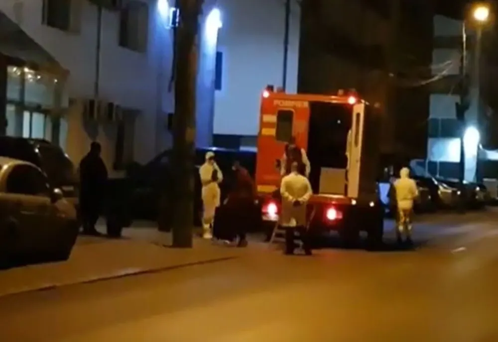 Rromi, aduși cu izoleta la un centru de carantină din Iași!