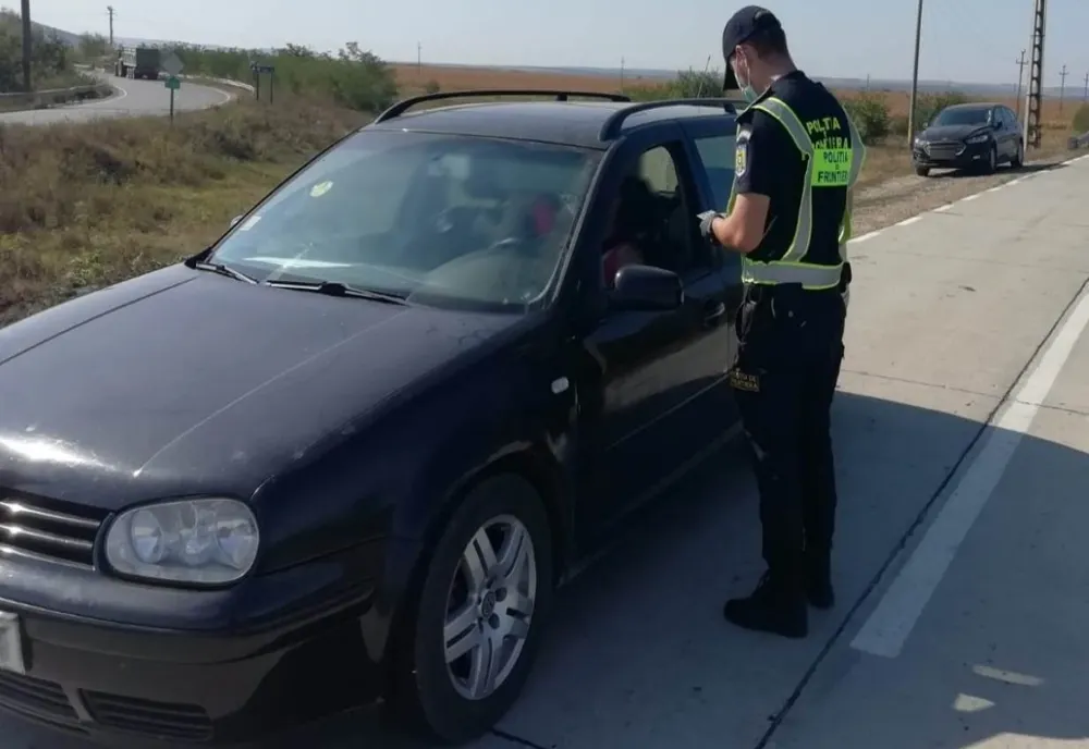 A lăsat o minoră să-i conducă mașina. Ambii au dosar penal