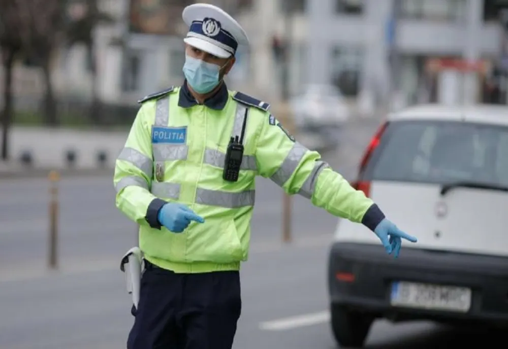 A încercat să păcălească polițiștii cu documente false