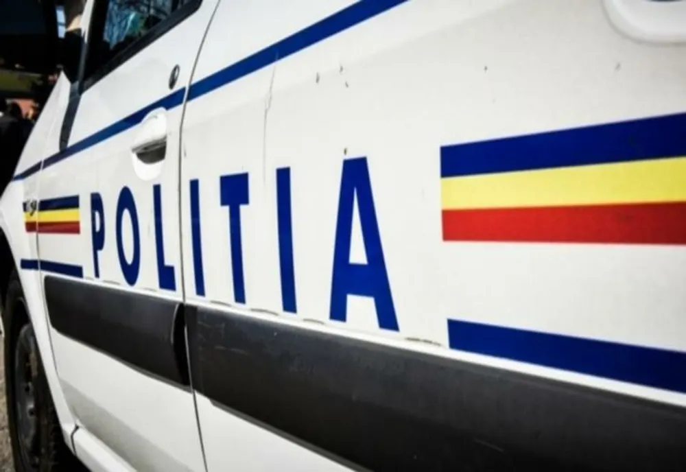 Un tânăr din Suceava a ieșit la plimbare cu mașina deși nu avea permis de conducere. El și proprietarul mașinii au dosare penale
