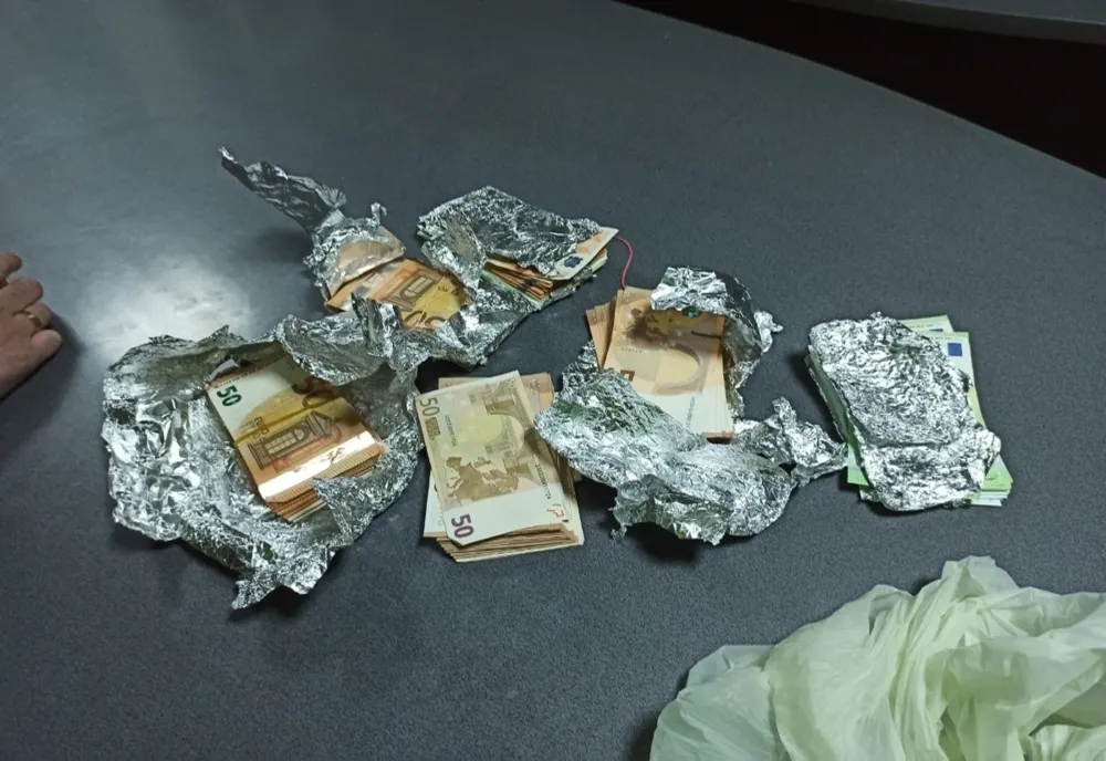 Prins cu zeci mii de euro la brâu