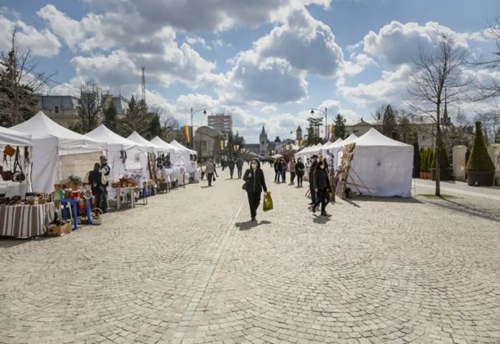 „Tradiții pascale în zona Moldovei”, pe pietonalul Bulevardului Ștefan cel Mare și Sfânt