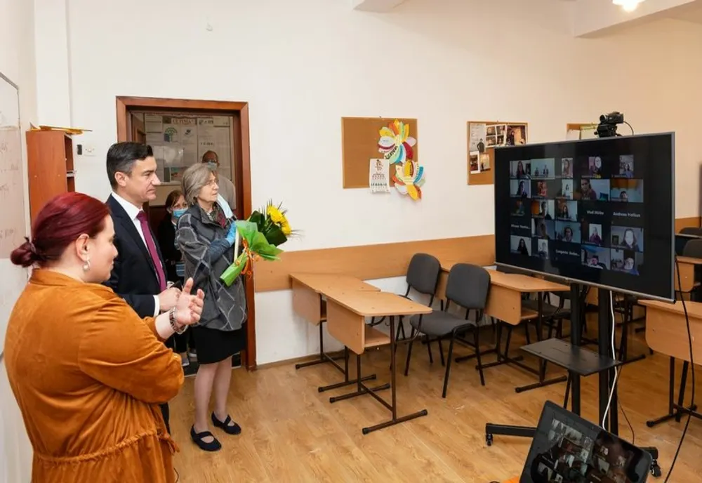 Profesorii din Iași, sfătuiți să organizeze cursuri sau lecții de pregătire în vacanță
