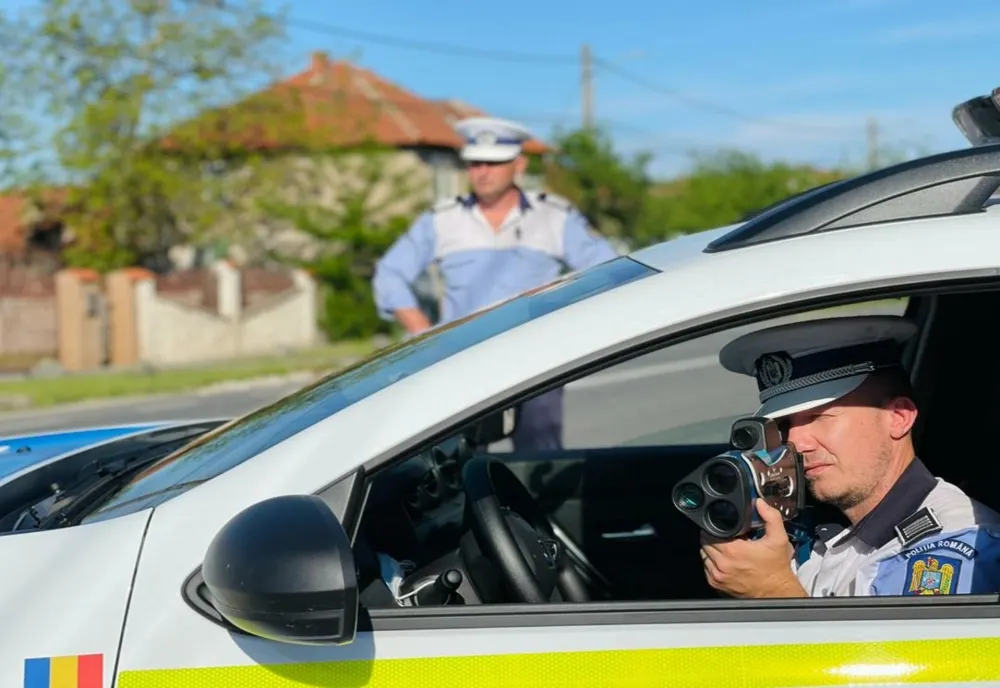 Ieșean fără permis, depistat de poliţişti cu viteza de 134 km /h în localitate