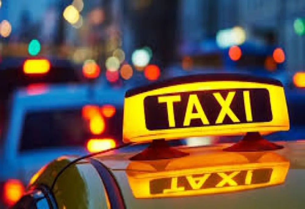 Taximetrist depistat în trafic deși trebuia să fie în carantină