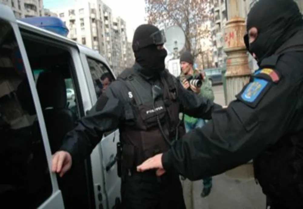 Percheziții acasă la hoți! Ce au gasit polițiștii