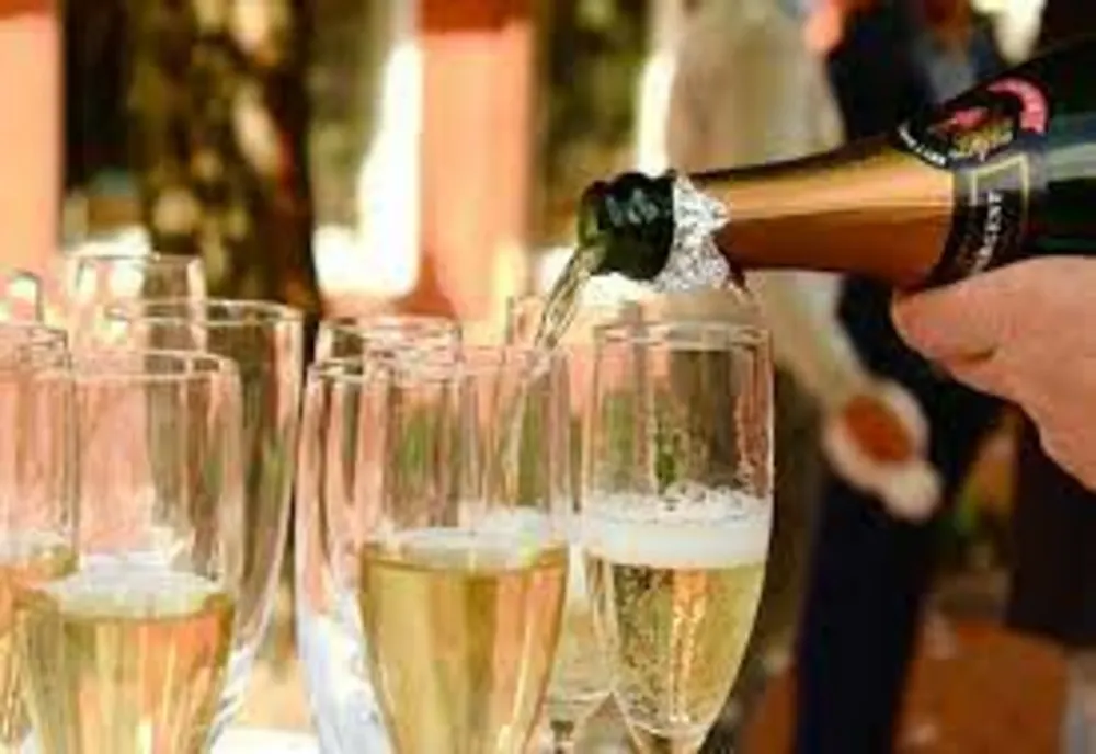 De ce se bea șampanie de Revelion? Răspunsul vine de acum 1.500 de ani