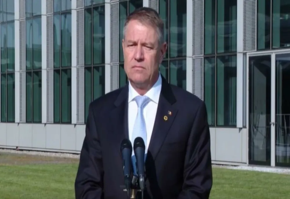 Președintele ne lasă "în bună rânduială" când pleacă la NATO 