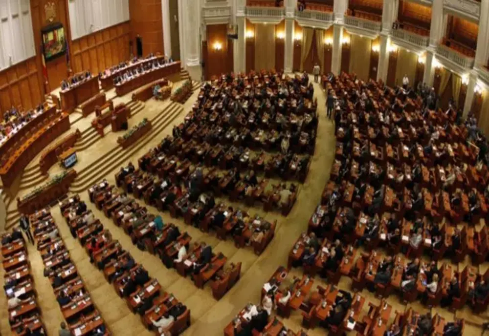 SENATUL A ADOPTAT TACIT PROIECTUL USR PRIVIND REDUCEREA NUMĂRULUI DE PARLAMENTARI LA 300