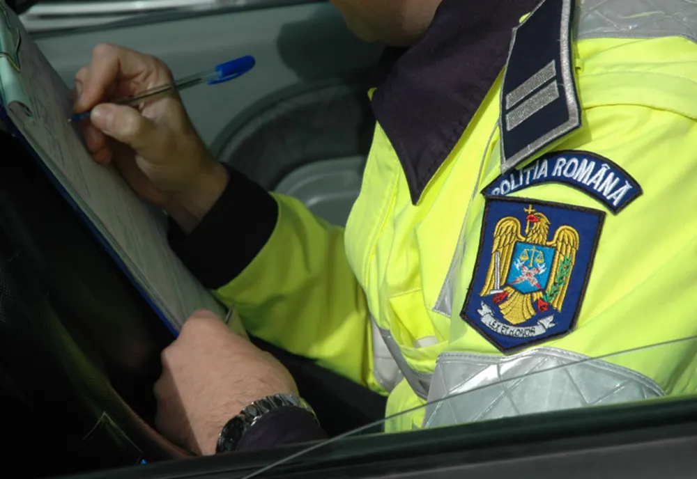 Un tânăr din Iași și-a forțat norocul să conducă cu permisul reținut
