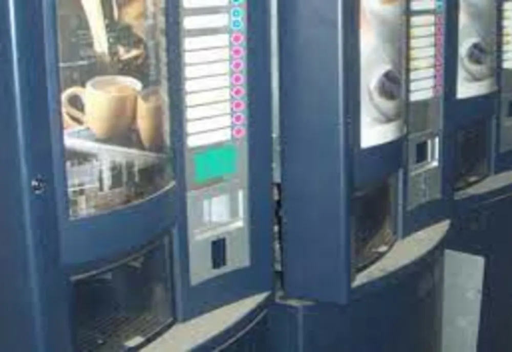 Au spart un automat de cafea! ”Prada”, 3.500 de lei