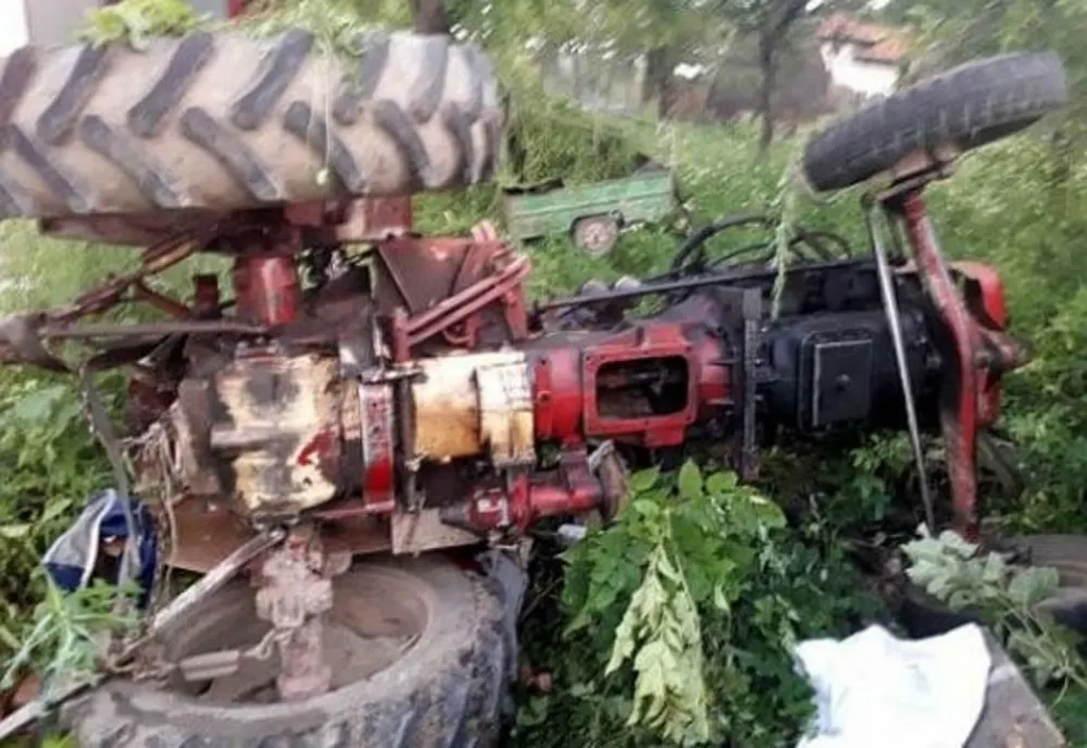 Și-a pierdut viața sub tractor