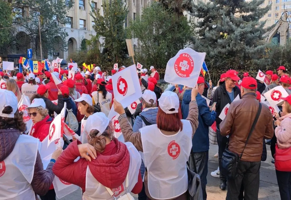 Protest SANITAS, astăzi, în faţa Ministerului Muncii: angajații din Sănătate amenință cu greva generală