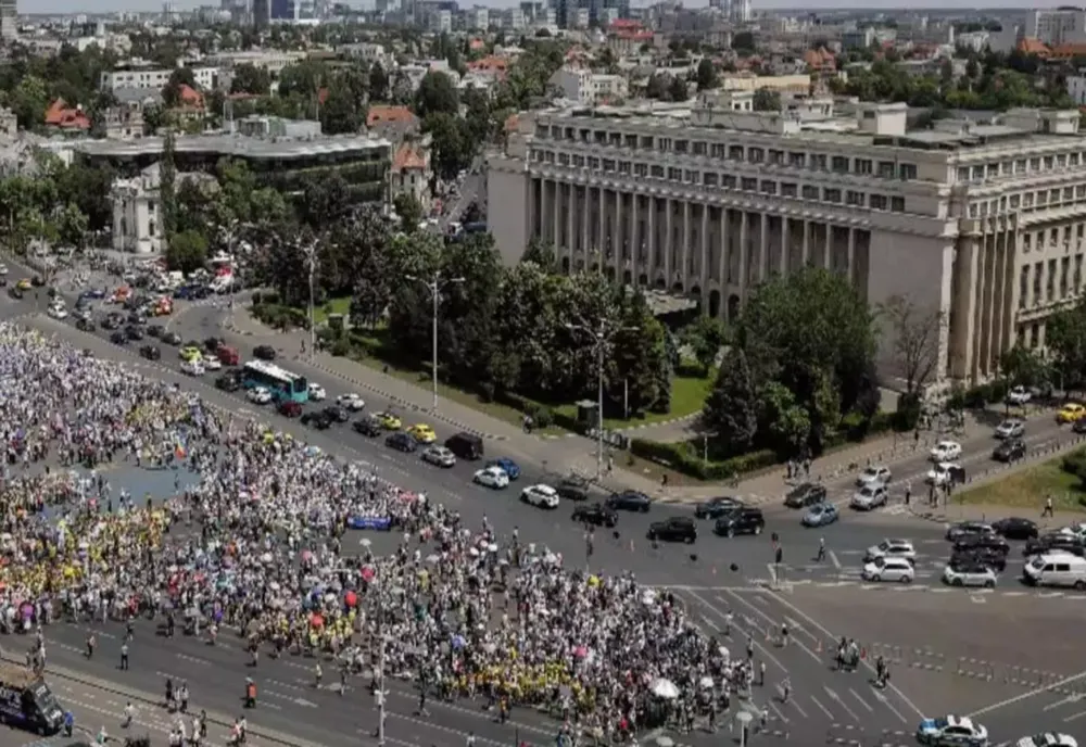 PROTEST DE AMPLOARE ÎN FAȚA GUVERNULUI, DE ZIUA UNIRII PRINCIPATELOR
