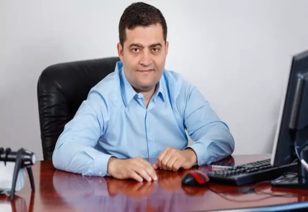 TĂNASE STAMULE: ADRIAN CÂCIU, FĂURITORUL DE GĂURI NEGRE BUGETARE, ÎȘI DĂ CU PĂREREA DESPRE PROGRAMUL PNL FĂRĂ SĂ ÎNȚELEAGĂ NIMIC DIN MECANISMELE ECONOMIEI