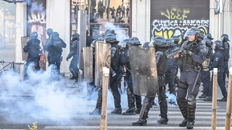 Proteste violente în Franța
