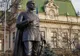 Statuia regelui Ferdinand, în fața Primăriei