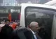 Dragnea, scos sub escortă din clădire și băgat într-un microbuz