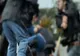 Doi frați i-au dat cu furca în cap unui bărbat! Totul a pornit de la o fată