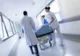 O femeie suspectată de coronavirus din Suceava, adusă de urgență la Spitalul de Boli Infecțioase Iași