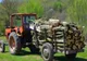 La furat de lemne cu o remorcă neînmatriculată și un tractor fără ITP și asigurare