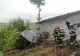 Un autoturism s-a răsturnat și a ajuns într-o curte