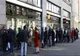 Din cauza sancțiunilor, rușii au luat cu asalt băncile și bancomatele