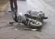 S-a urcat mort de beat pe un moped neînmatriculat! S-a ales cu răni și dosar penal
