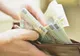 Cresc salariile bugetarilor din România - Ministerul Muncii propune majorări