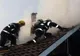 Un tânăr a ajuns la spital cu arsuri pe mâini și față în urma unui incendiu care i-a cuprins locuința