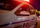 O persoană s-a urcat pe un stâlp de iluminat public