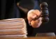 A condus cu permisul de conducere anulat și s-a ales cu dosar penal