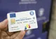 SUMA DE PE CARDURILE SOCIALE, TĂIATĂ DRASTIC. AJUTORUL RISCĂ SĂ DISPARĂ COMPLET 